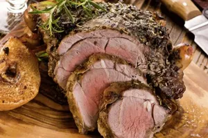 Жареное мясо с травами - пошаговый рецепт Жареное мясо с травами - пошаговый рецепт