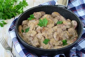Жареное мясо в сметане - пошаговый рецепт Жареное мясо в сметане - пошаговый рецепт