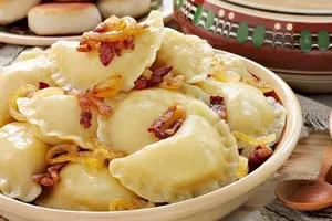 Вареники з кислою капустою - покроковий рецепт Вареники з кислою капустою - покроковий рецепт