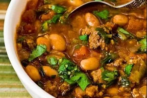 Тушеная говядина с фасолью - пошаговый рецепт Тушеная говядина с фасолью - пошаговый рецепт