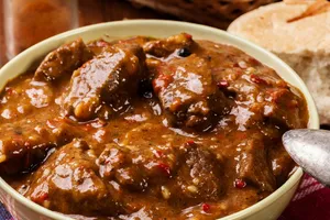 Тушеное мясо в пиве - пошаговый рецепт Тушеное мясо в пиве - пошаговый рецепт