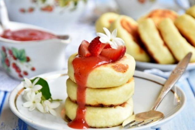 Зачем добавлять яйца в тесто для сырников?