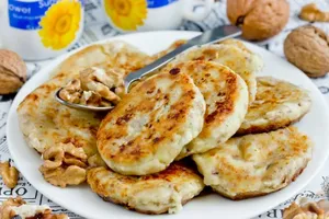 Сырники с орехами по-белорусски - пошаговый рецепт Сырники с орехами по-белорусски - пошаговый рецепт