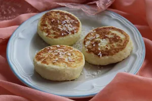 Диетические сырники с кокосовой стружкой - пошаговый рецепт Диетические сырники с кокосовой стружкой - пошаговый рецепт