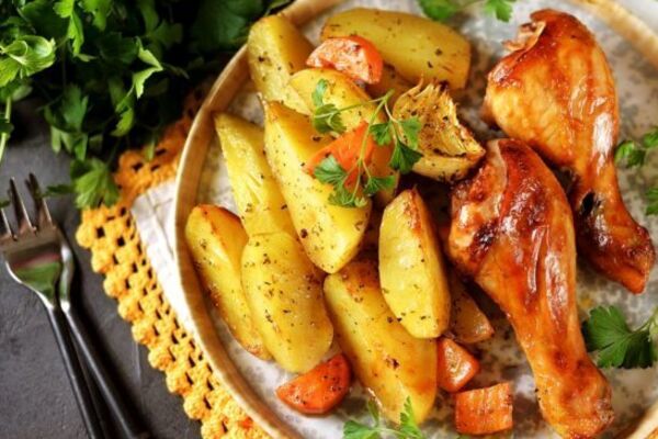 Курица с картошкой в рукаве