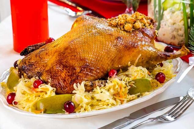 Качка в рукаві з капустою