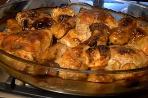 Тушеная курица с яблоками и майонезом - пошаговый рецепт Тушеная курица с яблоками и майонезом - пошаговый рецепт