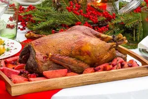Гусь, фаршированный яблоками с капустой - пошаговый рецепт Гусь, фаршированный яблоками с капустой - пошаговый рецепт