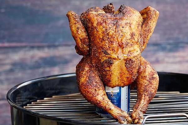 Курка на пивній банці в гострому соусі чилі