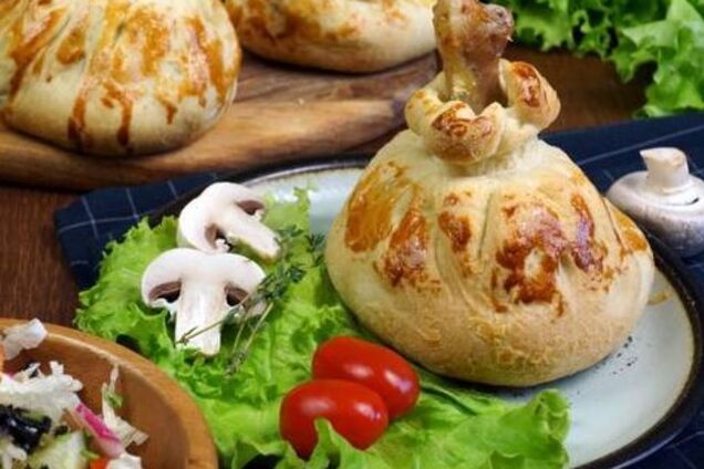 Курка в тісті з картоплею