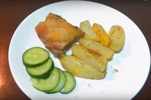 Курица гриль в духовке с картошкой - пошаговый рецепт Курица гриль в духовке с картошкой - пошаговый рецепт