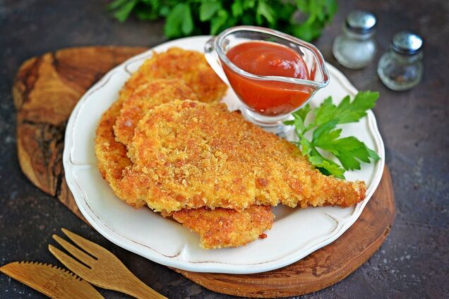 Смажене куряче філе зі скоринкою