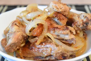Жареное куриное филе с луком - пошаговый рецепт Жареное куриное филе с луком - пошаговый рецепт