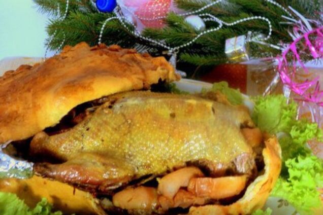 Утка в тесте с травами