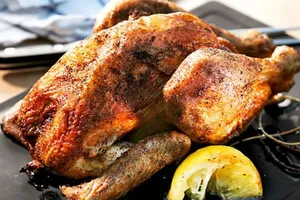 Курица на бутылке с чесноком и паприкой - пошаговый рецепт Курица на бутылке с чесноком и паприкой - пошаговый рецепт