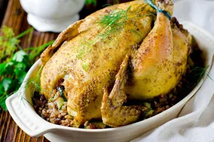 Курица, фаршированная гречкой - пошаговый рецепт Курица, фаршированная гречкой - пошаговый рецепт