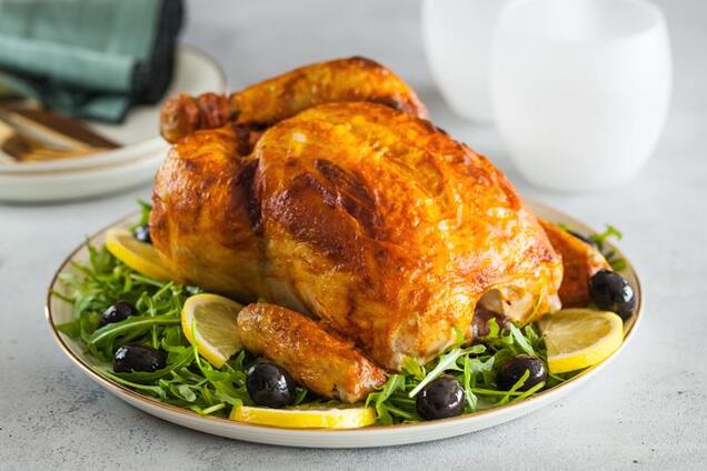 Курка, фарширована млинцями з грибами