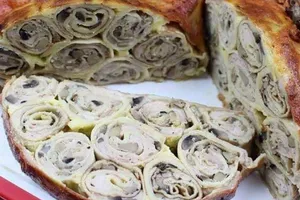 Курица, фаршированная блинами - пошаговый рецепт Курица, фаршированная блинами - пошаговый рецепт