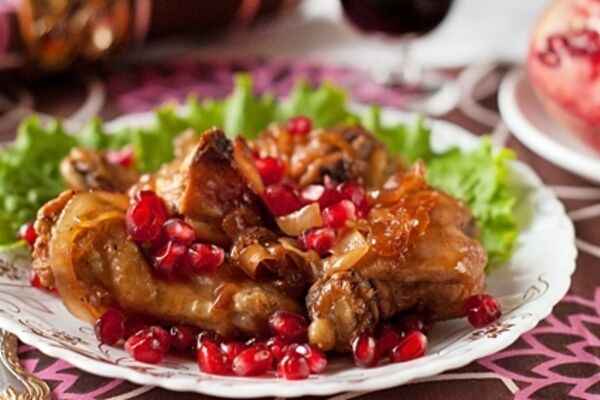 Смажена курка з гранатом