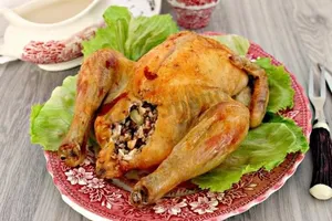 Курица, фаршированная шампиньонами - пошаговый рецепт Курица, фаршированная шампиньонами - пошаговый рецепт