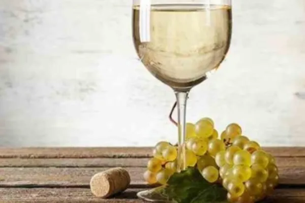 Наливка з білої смородини