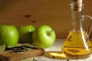 Настоянка на яблуках з медом - покроковий рецепт Настоянка на яблуках з медом - покроковий рецепт