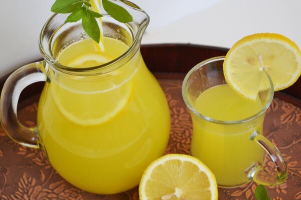 Лимонный лимонад с мякотью