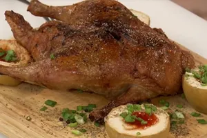 Утка, фаршированная яблоками и капустой - пошаговый рецепт Утка, фаршированная яблоками и капустой - пошаговый рецепт