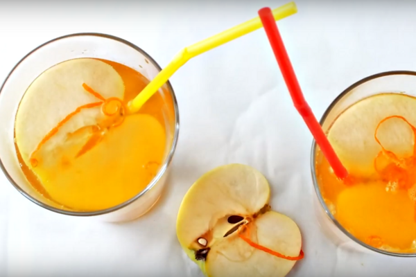 Глінтвейн з яблучним соком і лимонадом