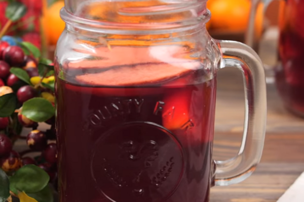 Глінтвейн із вишневим соком та перцем