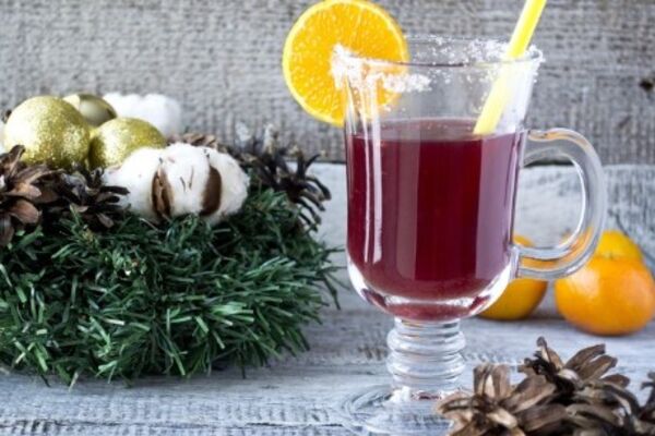 Зігрівальний глінтвейн із гранатовим соком