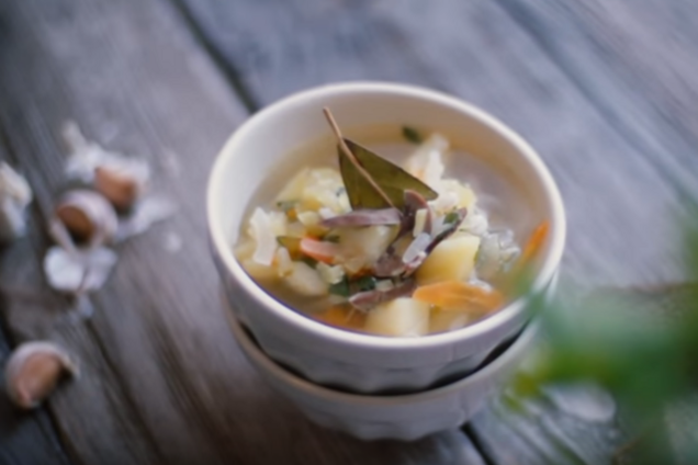 Рассольник с перловкой и почками