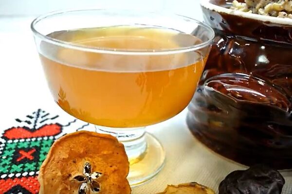 Узвар с медом и черносливом