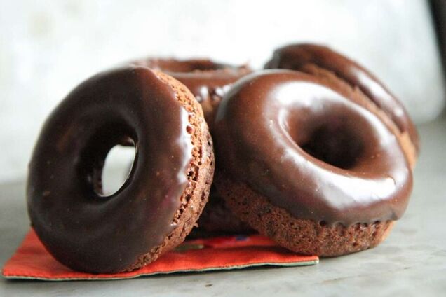 Шоколадні пончики в духовці