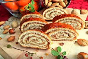 Простой ореховый рулет - пошаговый рецепт Простой ореховый рулет - пошаговый рецепт