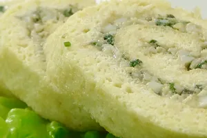 Рулет с луком и яйцами - пошаговый рецепт Рулет с луком и яйцами - пошаговый рецепт