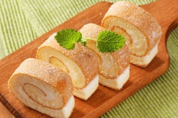 Рулет зі сметанним кремом