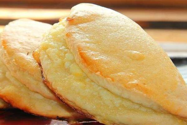 Сочники на сахарной пудре