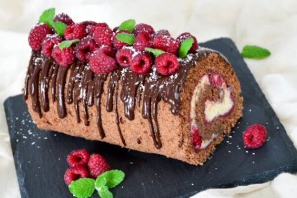 Шоколадно-кокосовый рулет