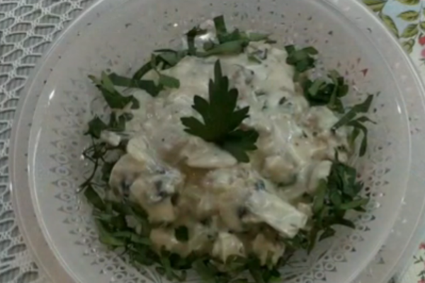 Свиняче фрикасе із сиром та сметаною