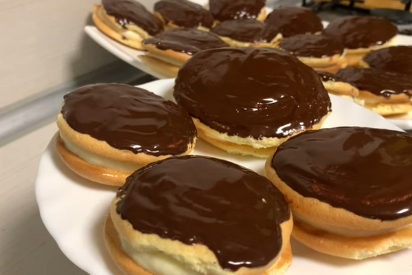 Буше з шоколадною глазур'ю