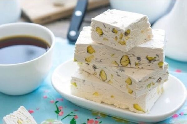 Фісташкова нуга з патокою