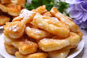 Хрусткі баурсаки - покроковий рецепт Хрусткі баурсаки - покроковий рецепт
