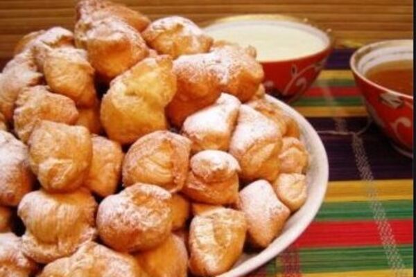 Дріжджові баурсаки на воді