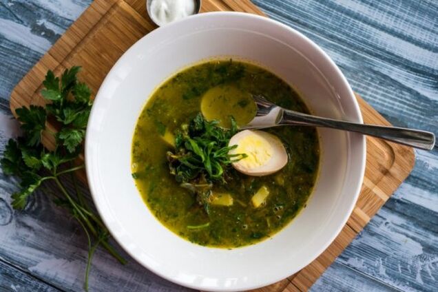Ботвинья на курином бульоне