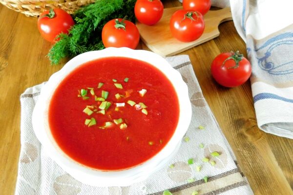 Свекольник (Холодник) із помідорами