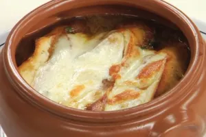 Луковый суп с курицей и гвоздикой - пошаговый рецепт Луковый суп с курицей и гвоздикой - пошаговый рецепт