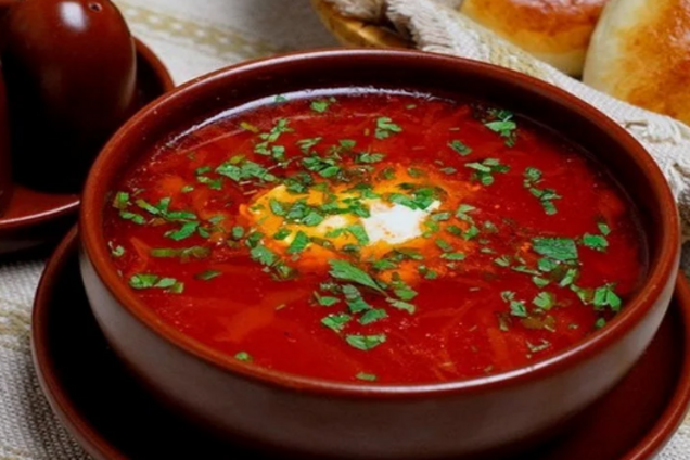 Красный борщ с фасолью