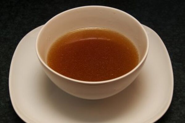 Червоний бульйон з яловичини