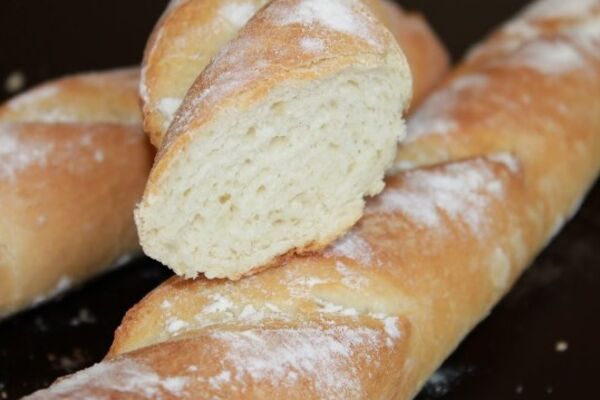 Простий багет на дріжджах